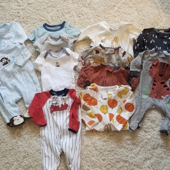 Bundle Newborn outfits - Picture 1 of 7